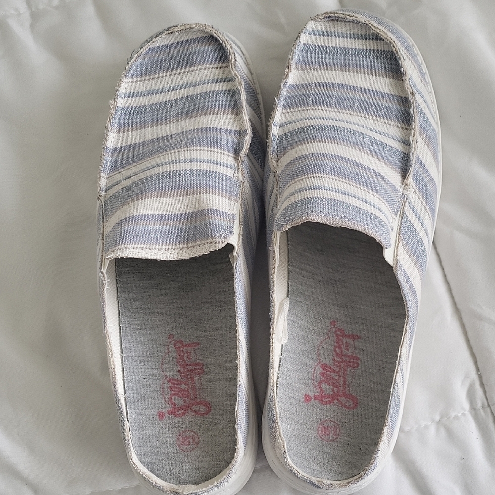 Striped Slip-On Canvas Shoes